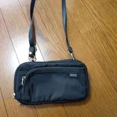 黒 スマホショルダーバッグ
