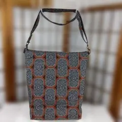 大島紬リメイクショルダーバック ファスナー開閉　縦長サイズ　No.１