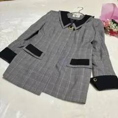 金装飾 薄手 チェック柄ジャケット襟付き きれいめ ボタンタイプ グレー 9号