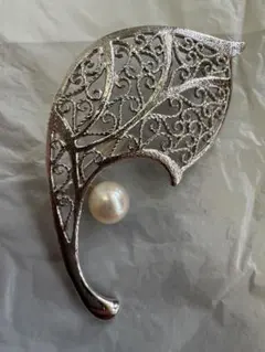 真珠　パール　のブローチ　 silver