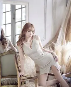 【JEWELS】ブラックスリット入り ビジュータイトドレス