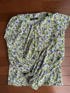 Wcloset    緑色花柄フリルブラウス