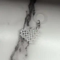 ハンドメイド ビーズ目印チャーム 立体ぷっくりハート ホワイト金引き