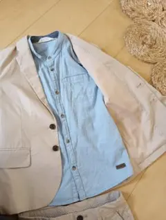 入学式 ベージュスーツ上下／普段遣いもできるシャツ２着／４点セット (8〜9歳)