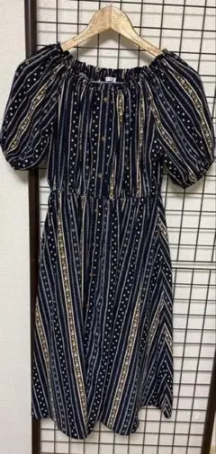 値引き！ハニーズ　honeys ワンピース　M