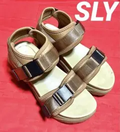 SLY ベージュ 厚底　スポーツサンダル　24cmのサムネイル