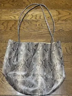 パイソン柄　バッグ