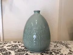 青磁色の花瓶／一輪挿し