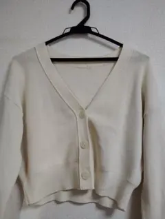【値下げ】GU Vネックボタン付きカーディガン Mサイズ レディース 白