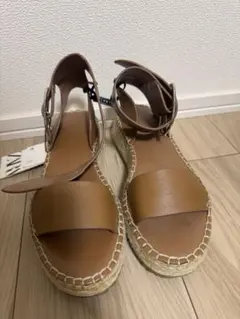 ZARA 人気　サンダル　ブラウン