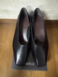 【定価3万/箱付】EMOELLE スクエアレザーパンプス　24.5cm ブラックのサムネイル