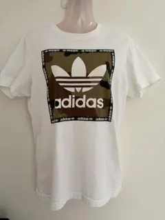 adidas カモフラージュロゴ Tシャツ