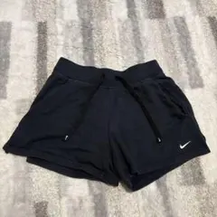 Nike ブラック ショートパンツ