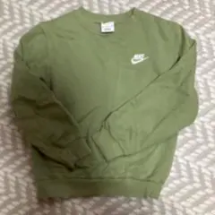 Nike オリーブグリーン トレーナー　140