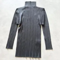 PLEATS PLEASE 長袖 ハイネック グレー・シルバー - メルカリ
