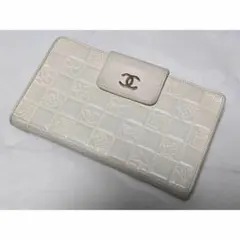 1.CHANEL シャネル アイコン ウォレット 二つ折り財布 がま口　ホワイト