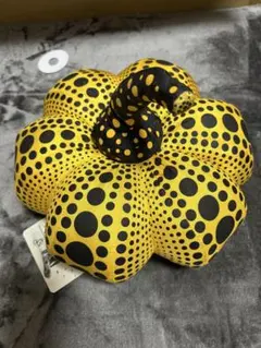 YAYOI KUSAMA yellow pumpkin 草間彌生 廃盤 YAYOI KUSAMA yellow pumpkin 草間彌生 廃盤 - メルカリ