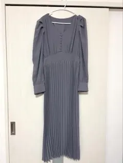 プリーツワンピース