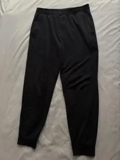 ユニクロ　メンズ　ウルトラストレッチアクティブジョガーパンツ　ブラック　M