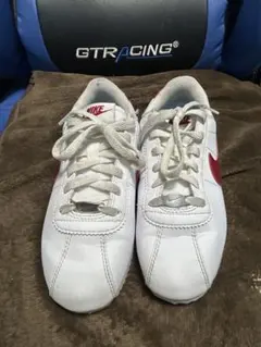 Nike ホワイト/レッド スニーカー