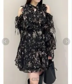 オフショルダー花柄ミニワンピース　SNIDEL