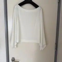 グレースコンチネンタルのフレアスリーブ トップス 長袖です