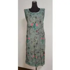 刺繍入りノースリーブワンピース