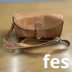 美品　fes レザー ショルダーバッグ ブラウン　キャメル