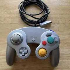 ゲームキューブ コントローラー シルバー