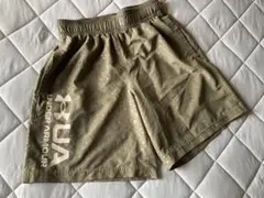【美品】UNDER ARMOUR アンダーアーマー　ショートパンツ　半ズボン
