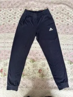 adidas スウェットパンツ　140