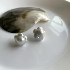 天然淡水パールピアス　バロック　お花　レア　天然色　ハンドメイドアクセサリー