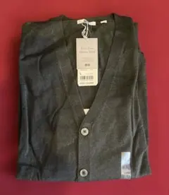 ユニクロ　エクストラファインメリノウール　Vネックカーディガン長袖メンズLサイズ