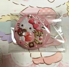 刺繍缶バッジキティ