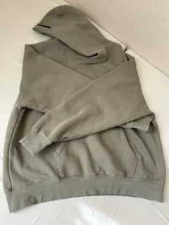 ESSENTIALS オリーブグリーン フード付きパーカー