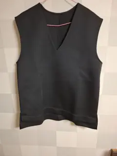 ブラック Vネック ノースリーブ ベスト M