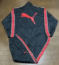 PUMA プージャ　セットアップ上下　刺繍ロゴ　ブラック　レッド　L〜Ｏ