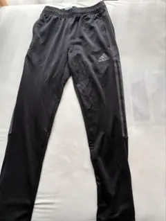 adidas 黒 ジャージ ストレートレッグ