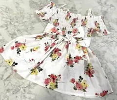 美品 セシルマクビー  CECIL Mc BEE 花柄オフショルトップス