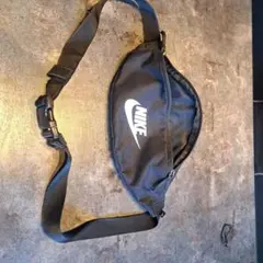 NIKE ブラック ウエストバッグのサムネイル