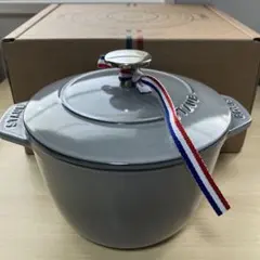 STAUB ストウブ ココット 22cm アースグレー モデルルーム展示品 STAUB ストウブ ココット 22cm アースグレー モデルルーム展示品