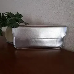 シルバーメタリックポーチ(ベアミネラル粗品)