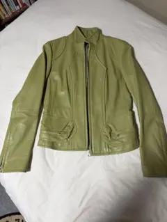 Item thumbnail for item c9dc6b1d-9d7a-4e97-9fc7-e636e7440777