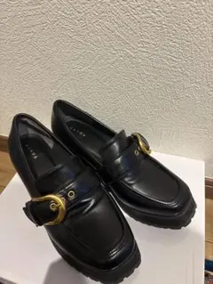 【美品】RANDA 厚底ローファー ブラック ゴールドバックルのサムネイル