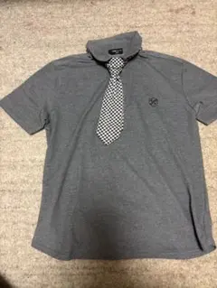 グレー ポロシャツ ネクタイ付き