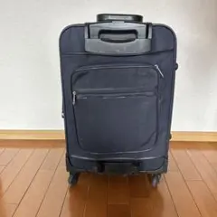 黒いナイロン製キャリーカート