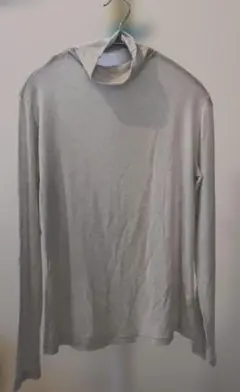 ユニクロ　カシミヤブレンドタートルネック　ナチュラル