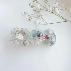 レジンヘアクリップ　冬　雪ブーケ　ホワイトクリスマス　キラキラ