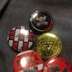 high&lowロゴ缶バッチ