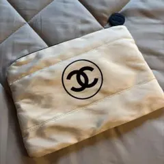 ノベルティ　CHANEL ポーチ ホワイト ココマーク